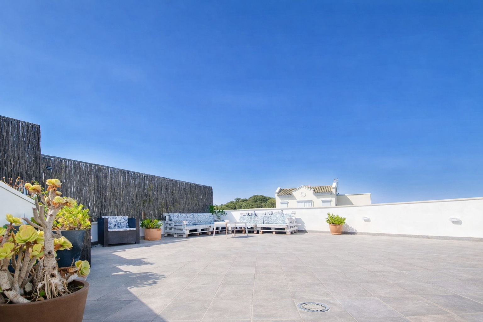 Terraza chalet Montecastillo