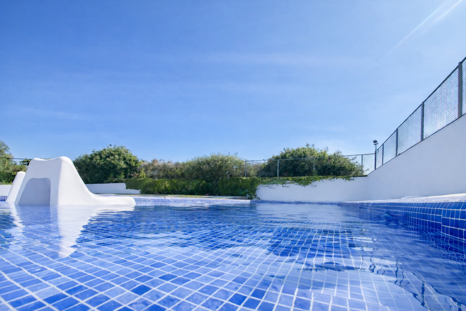 Piscina chalet Montecastillo